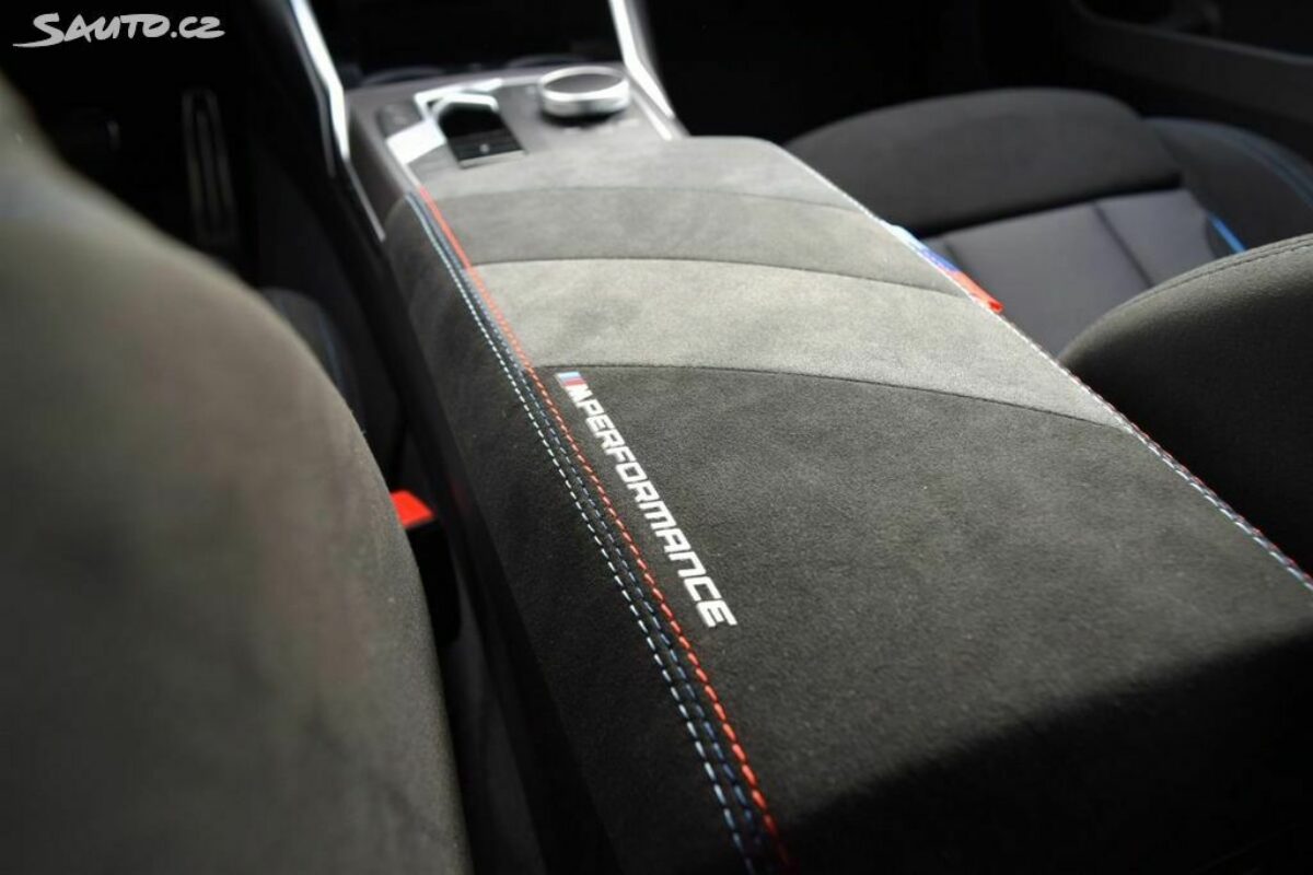 Fotografie vozu - klik pro zvětšení