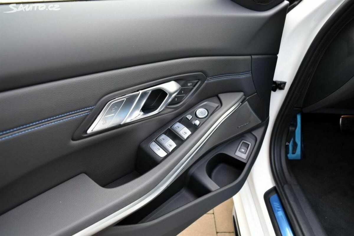 Fotografie vozu - klik pro zvětšení