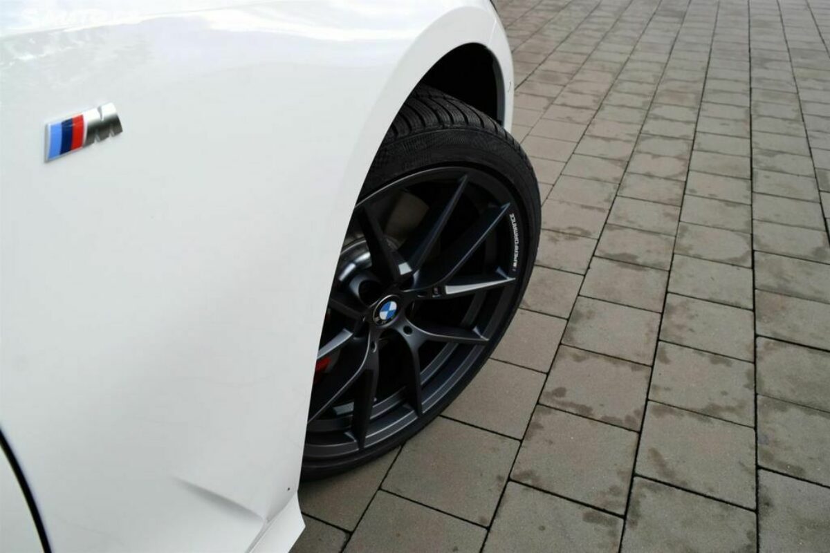 Fotografie vozu - klik pro zvětšení