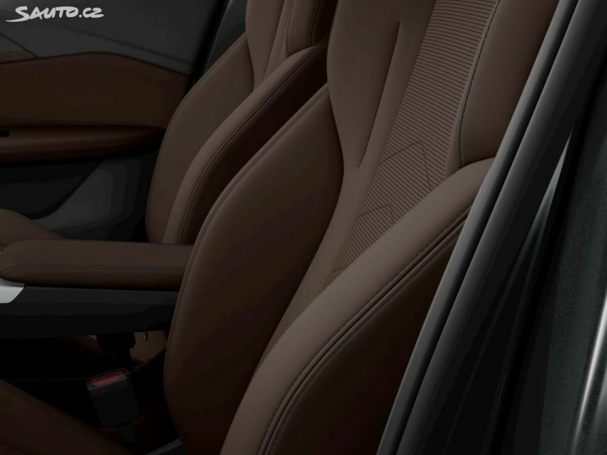 Fotografie vozu - klik pro zvětšení