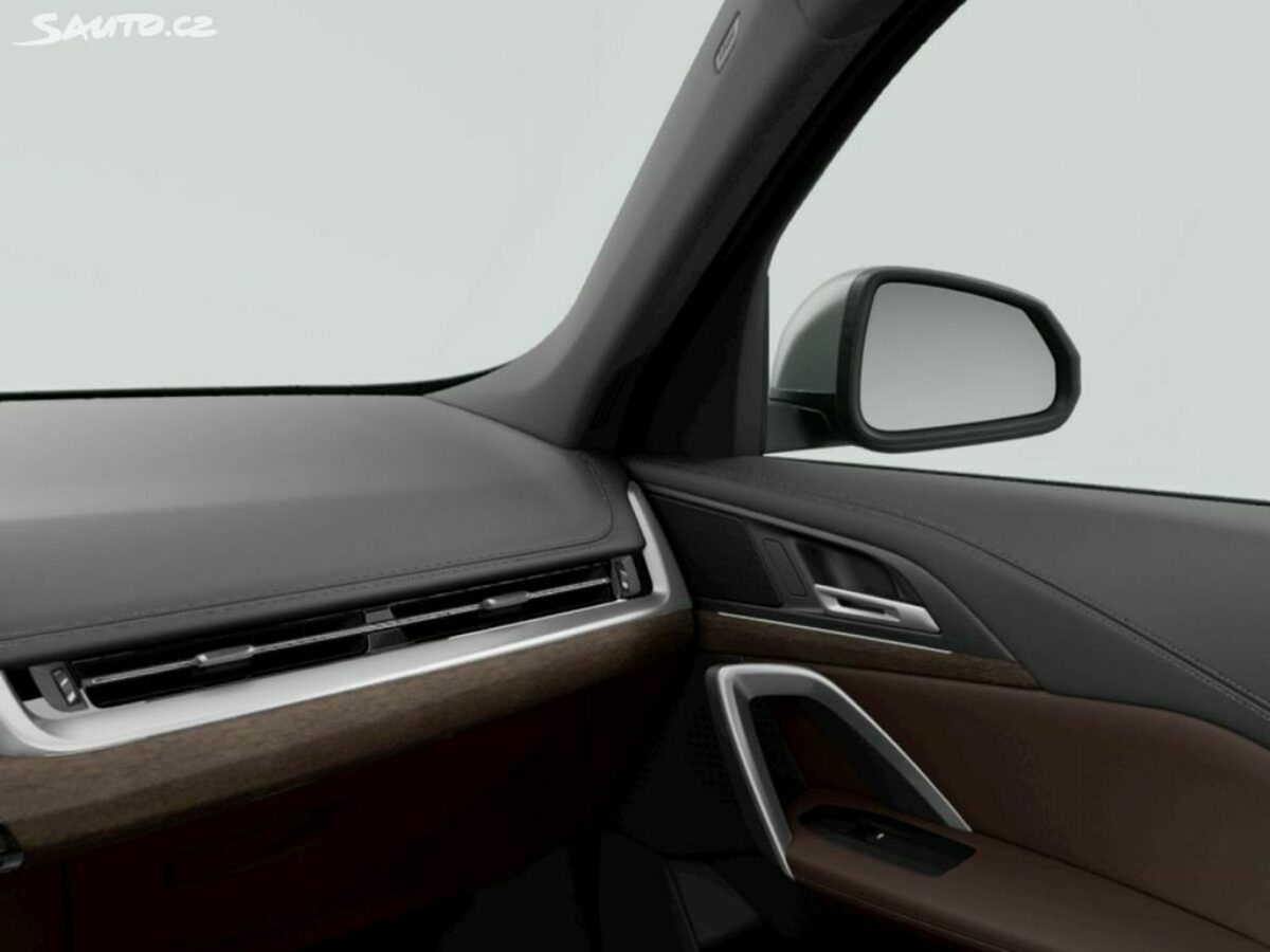 Fotografie vozu - klik pro zvětšení