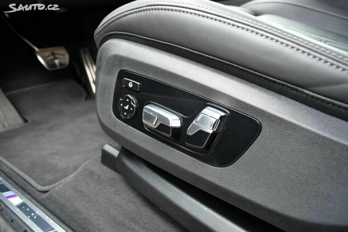 Fotografie vozu - klik pro zvětšení