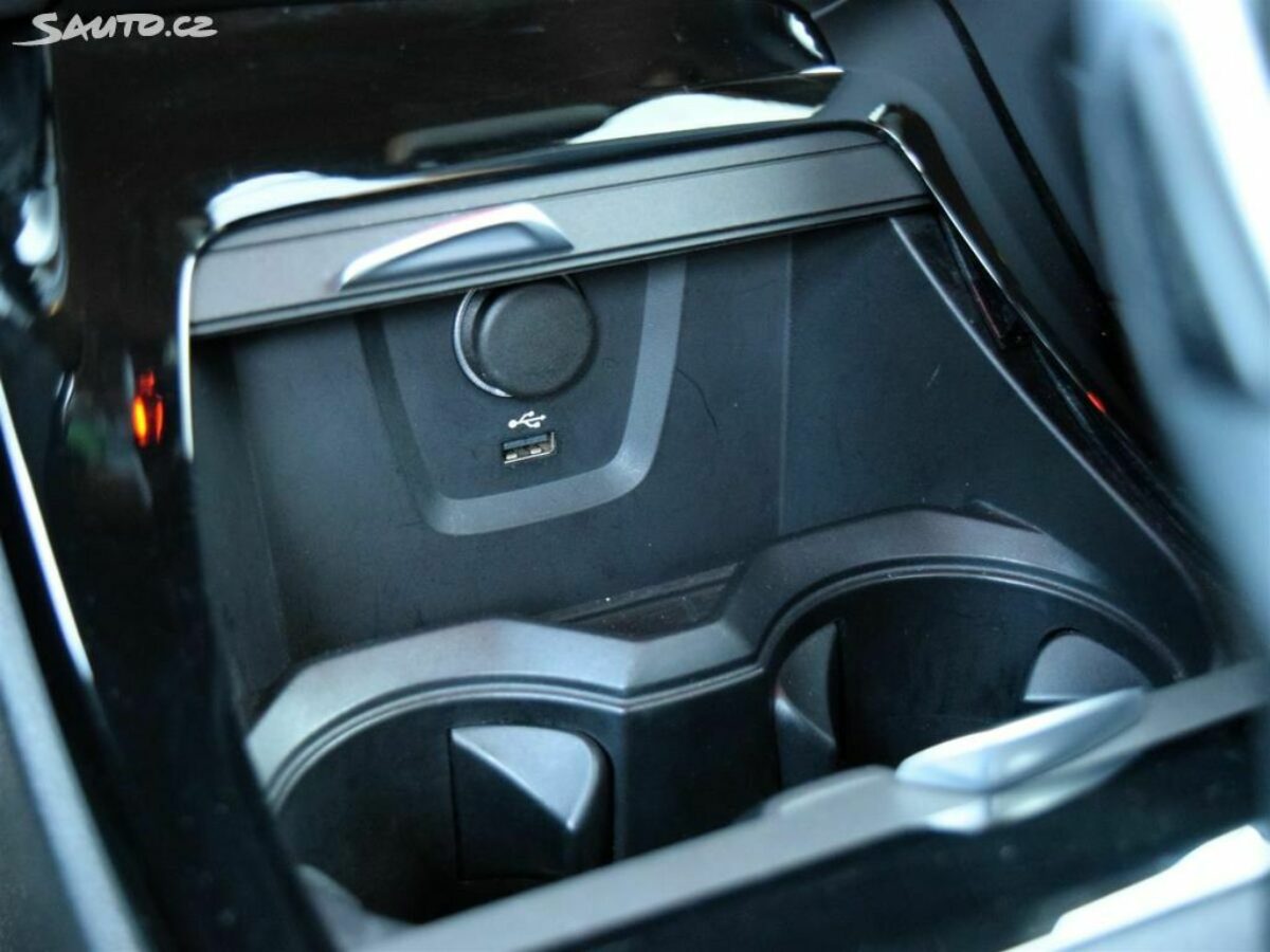 Fotografie vozu - klik pro zvětšení