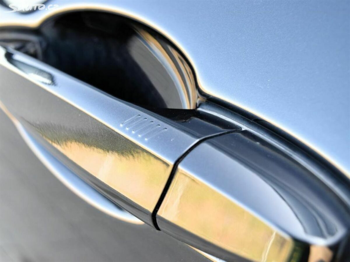 Fotografie vozu - klik pro zvětšení