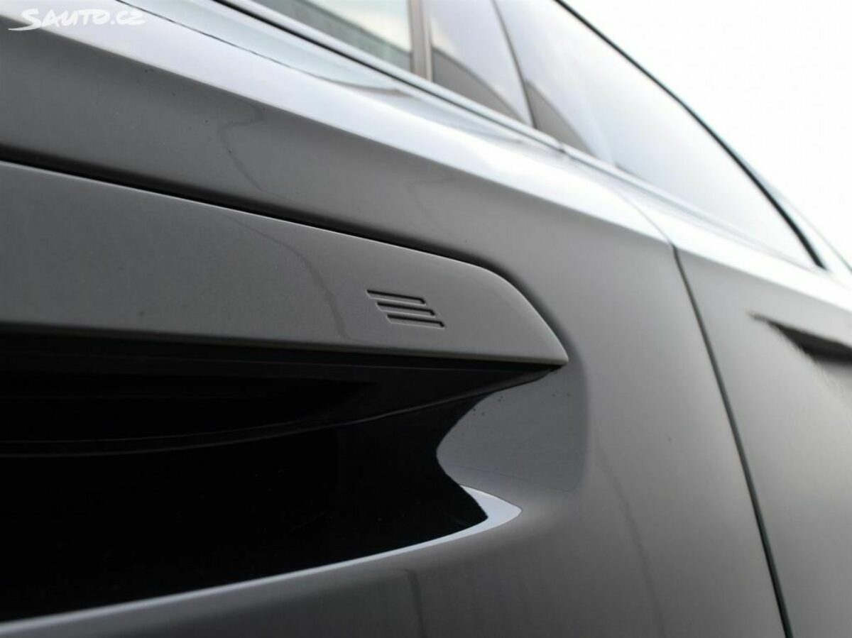 Fotografie vozu - klik pro zvětšení