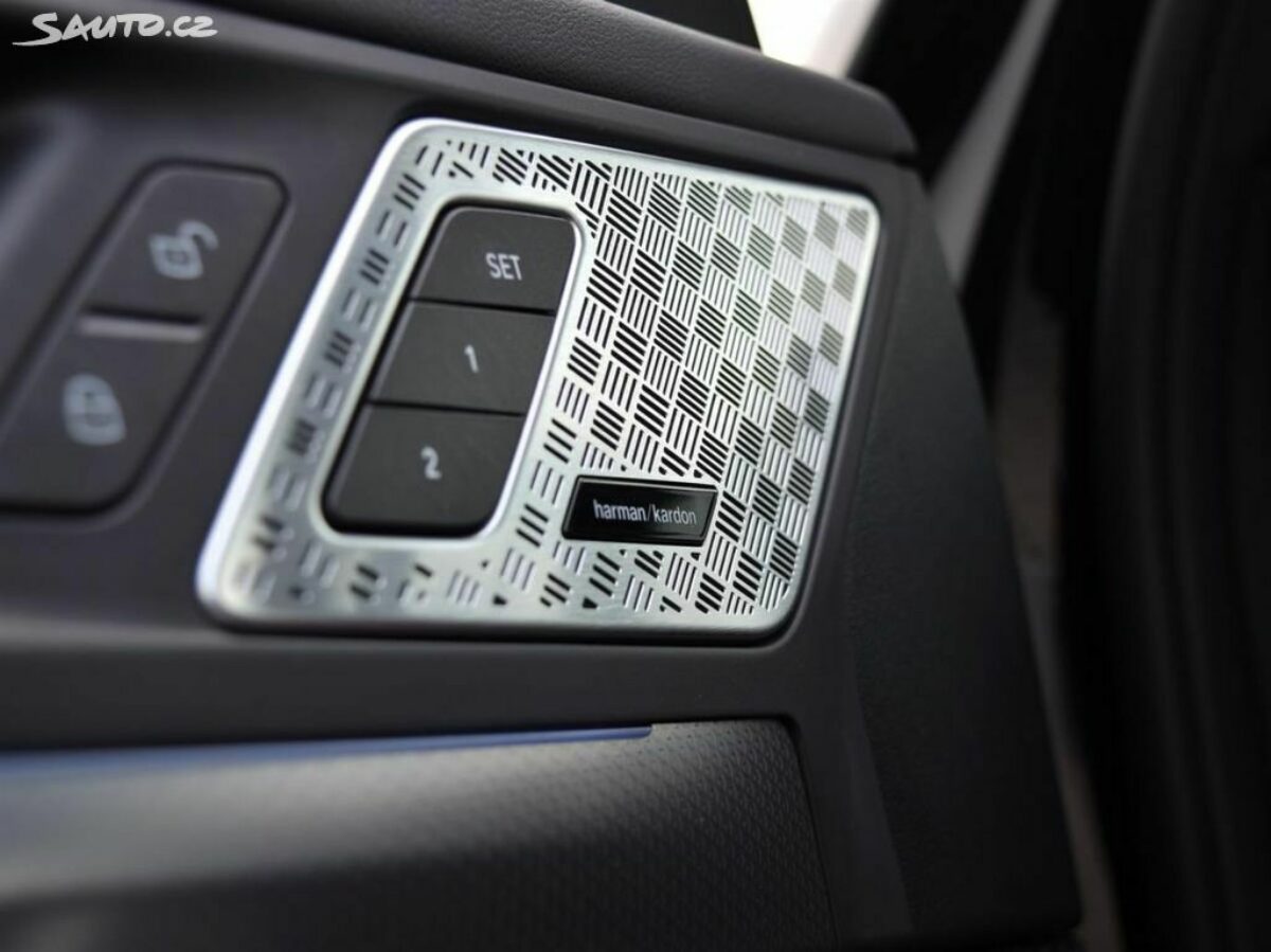 Fotografie vozu - klik pro zvětšení