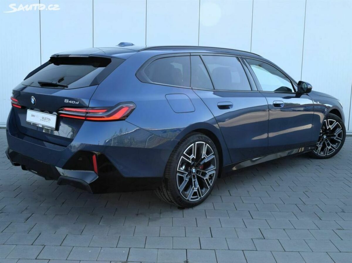 Fotografie vozu - klik pro zvětšení