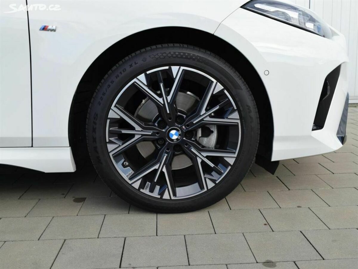 Fotografie vozu - klik pro zvětšení