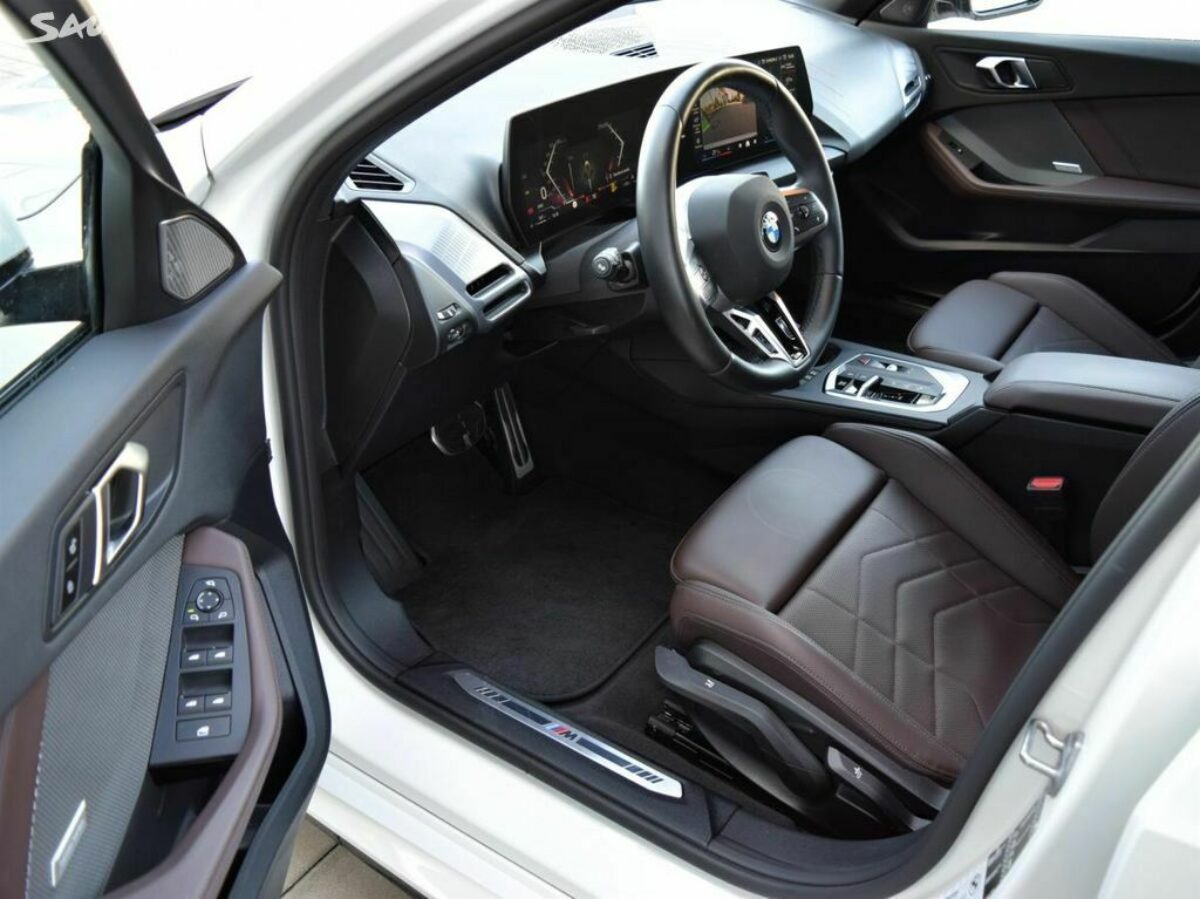 Fotografie vozu - klik pro zvětšení