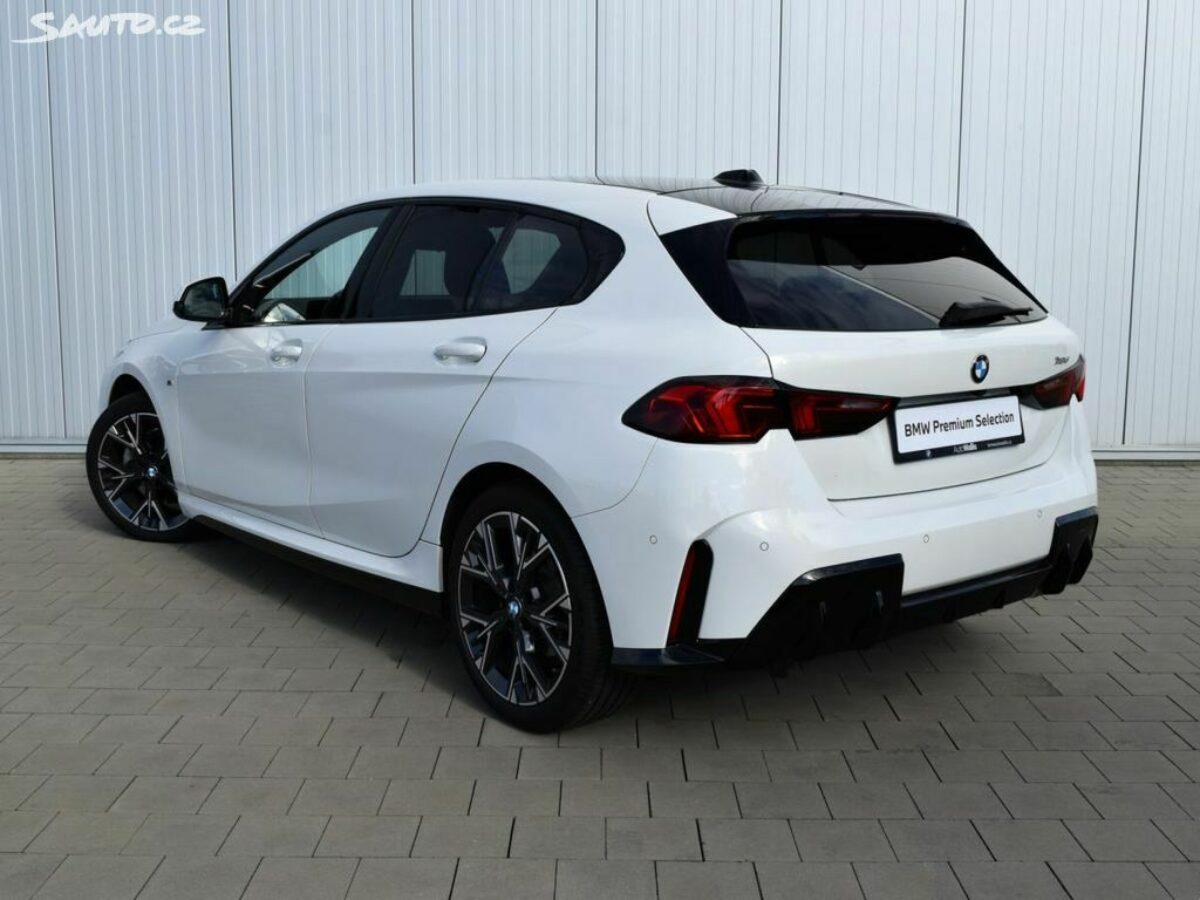 Fotografie vozu - klik pro zvětšení