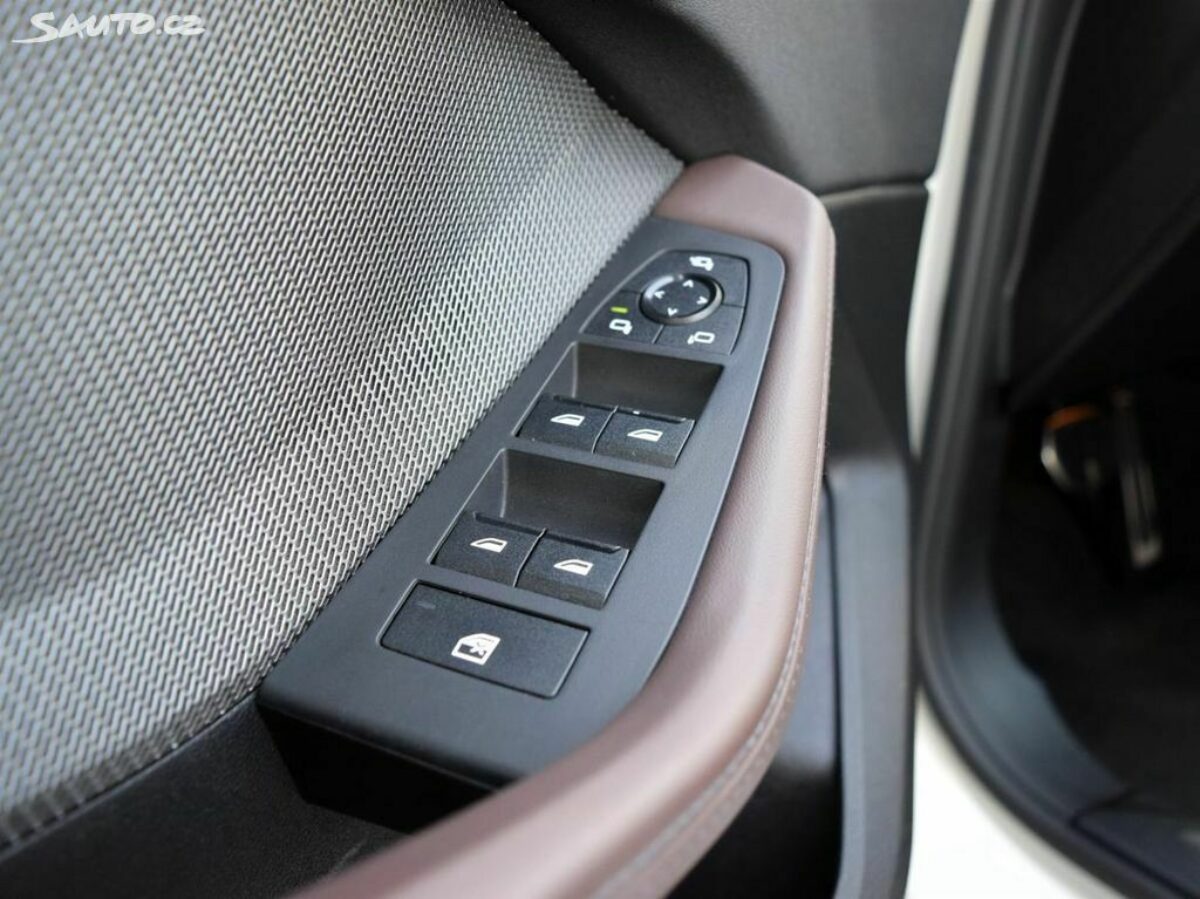 Fotografie vozu - klik pro zvětšení