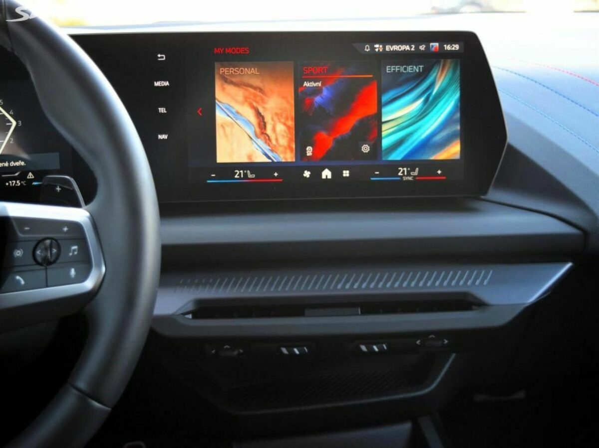 Fotografie vozu - klik pro zvětšení