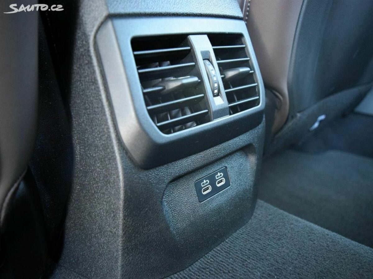 Fotografie vozu - klik pro zvětšení