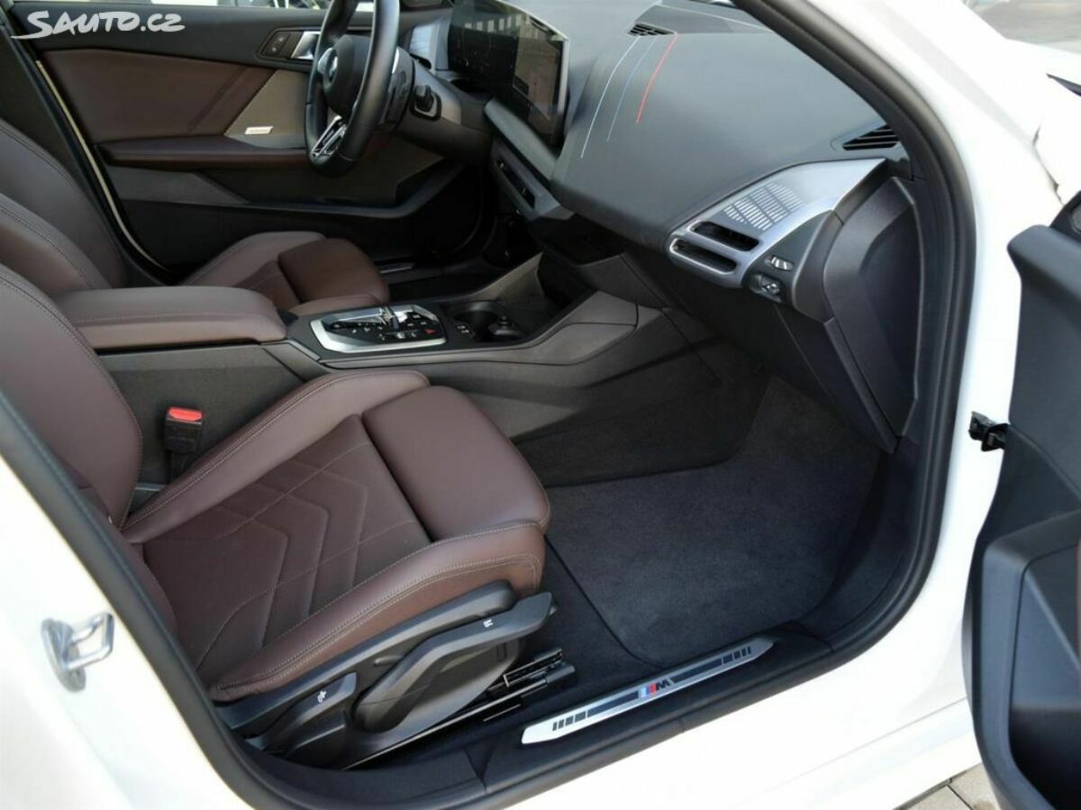 Fotografie vozu - klik pro zvětšení