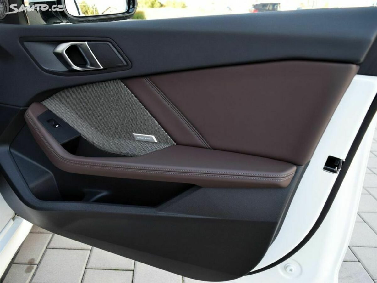 Fotografie vozu - klik pro zvětšení