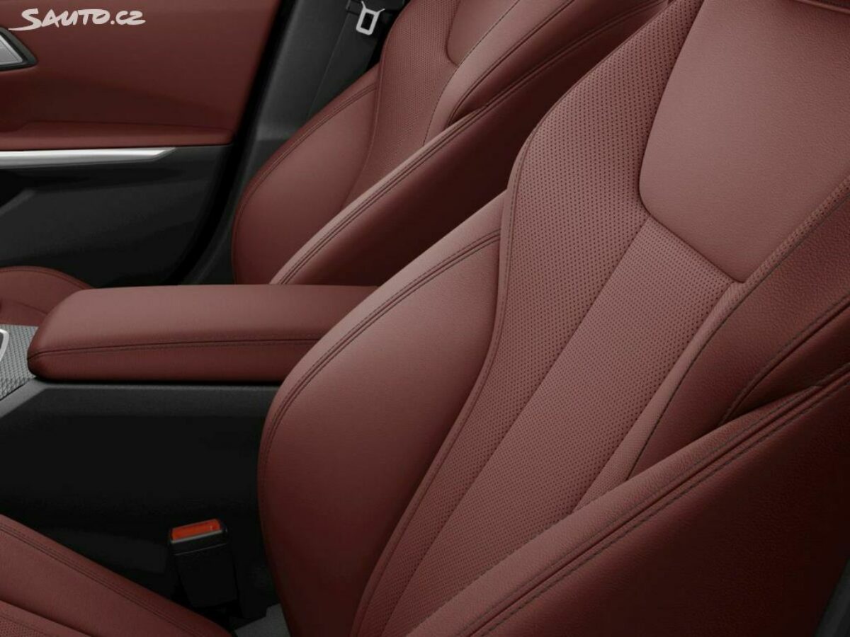 Fotografie vozu - klik pro zvětšení