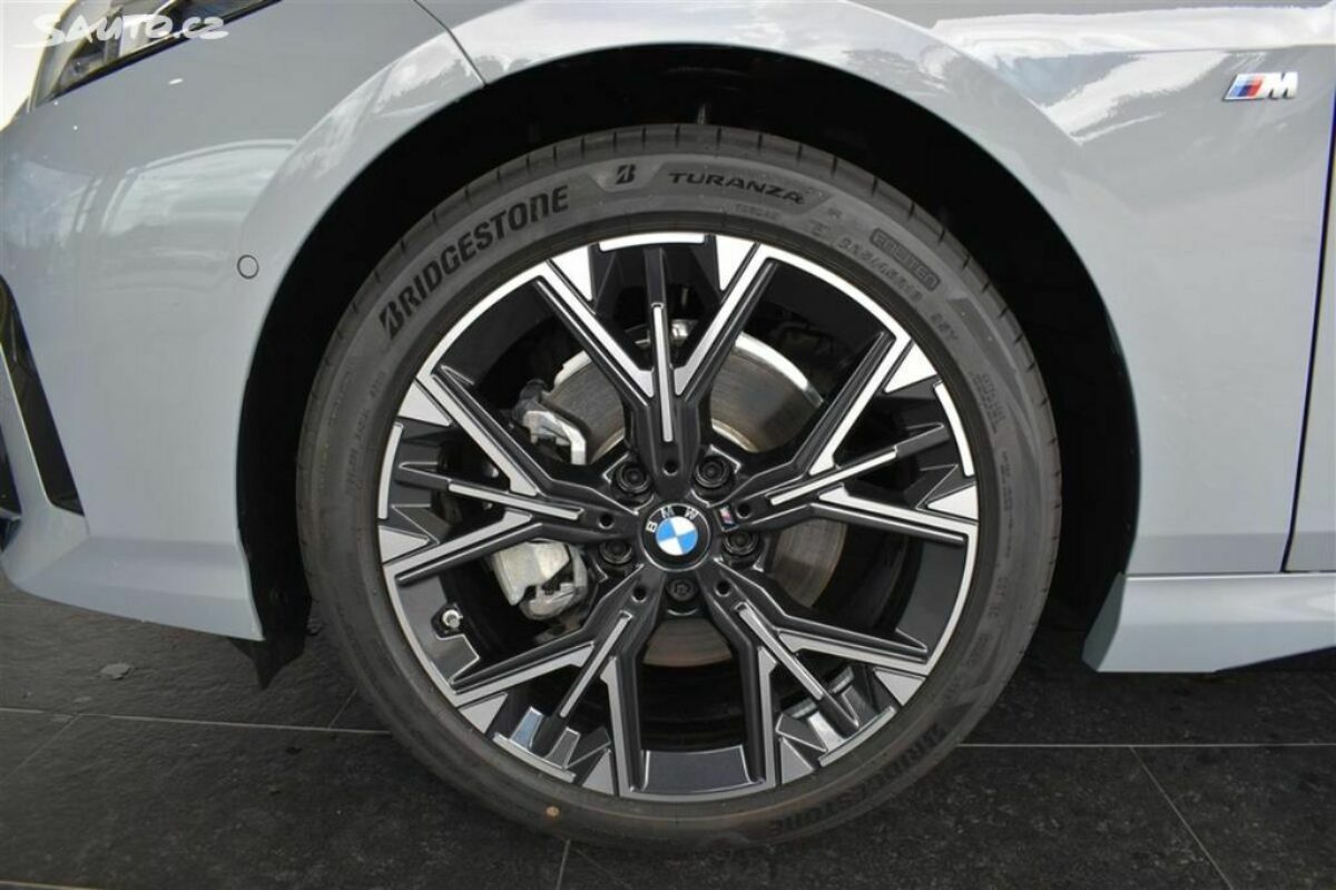 Fotografie vozu - klik pro zvětšení