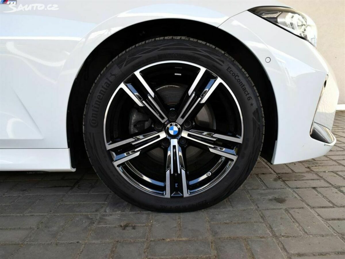 Fotografie vozu - klik pro zvětšení