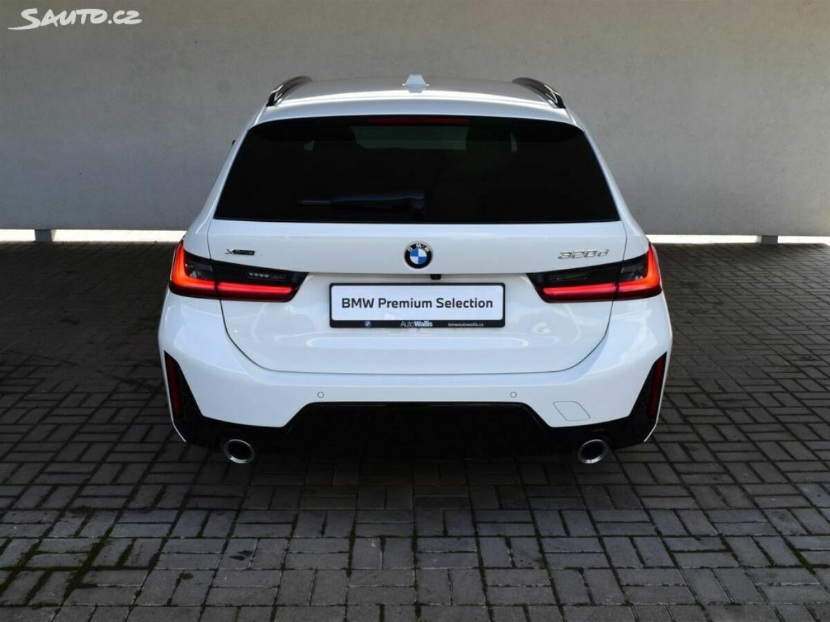 Fotografie vozu - klik pro zvětšení