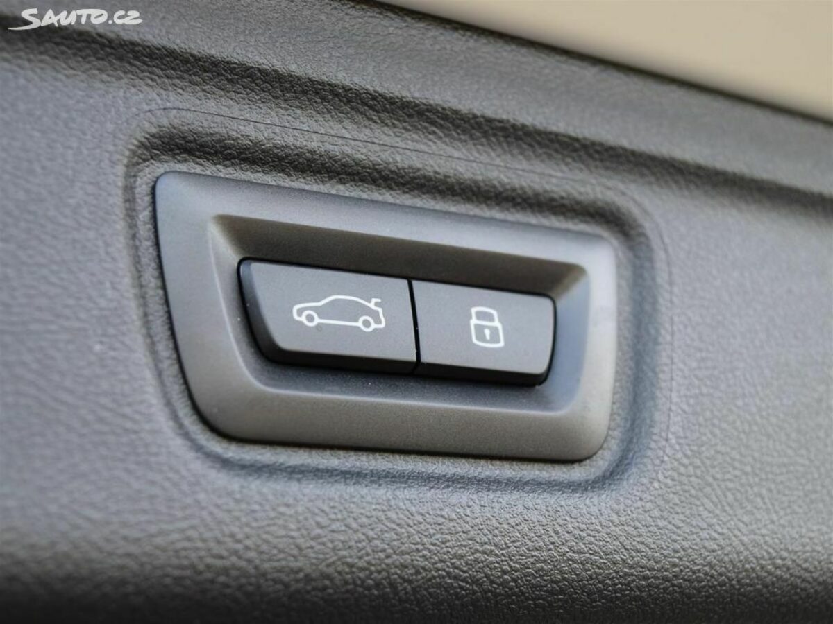 Fotografie vozu - klik pro zvětšení