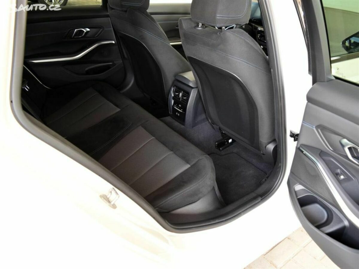 Fotografie vozu - klik pro zvětšení