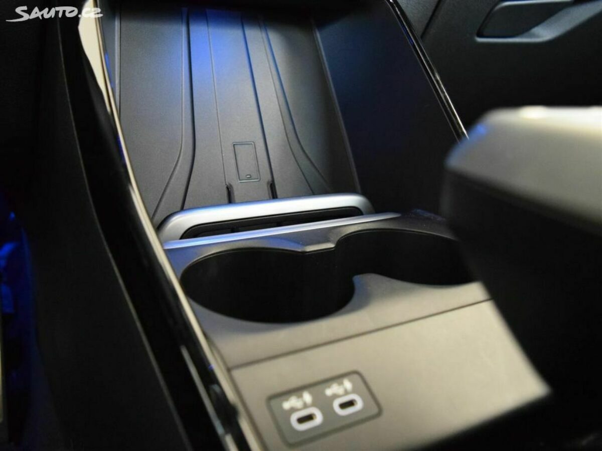 Fotografie vozu - klik pro zvětšení