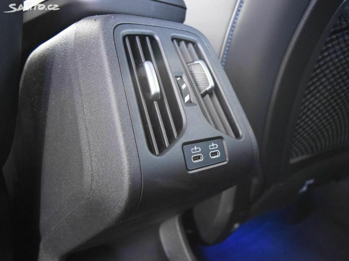 Fotografie vozu - klik pro zvětšení