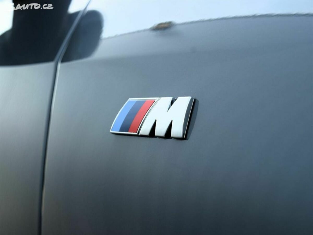 Fotografie vozu - klik pro zvětšení