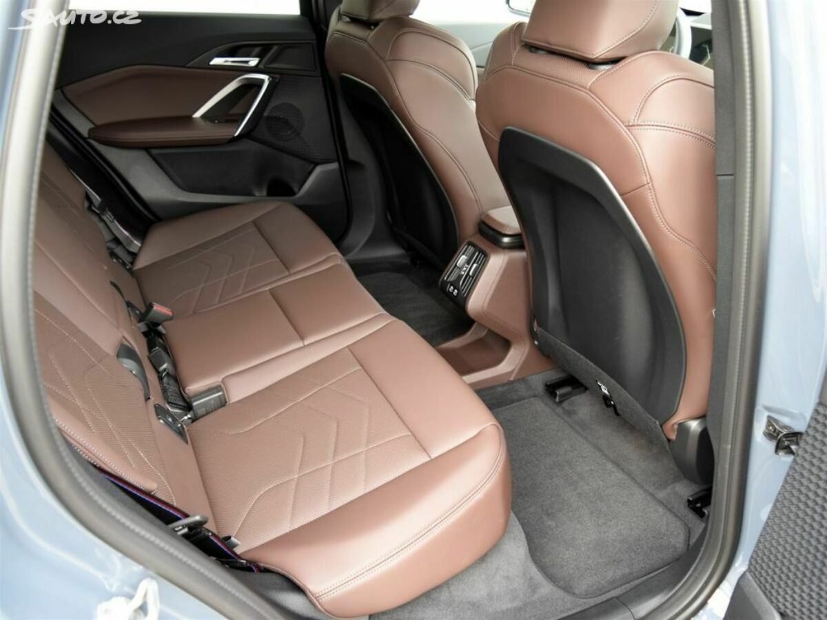 Fotografie vozu - klik pro zvětšení