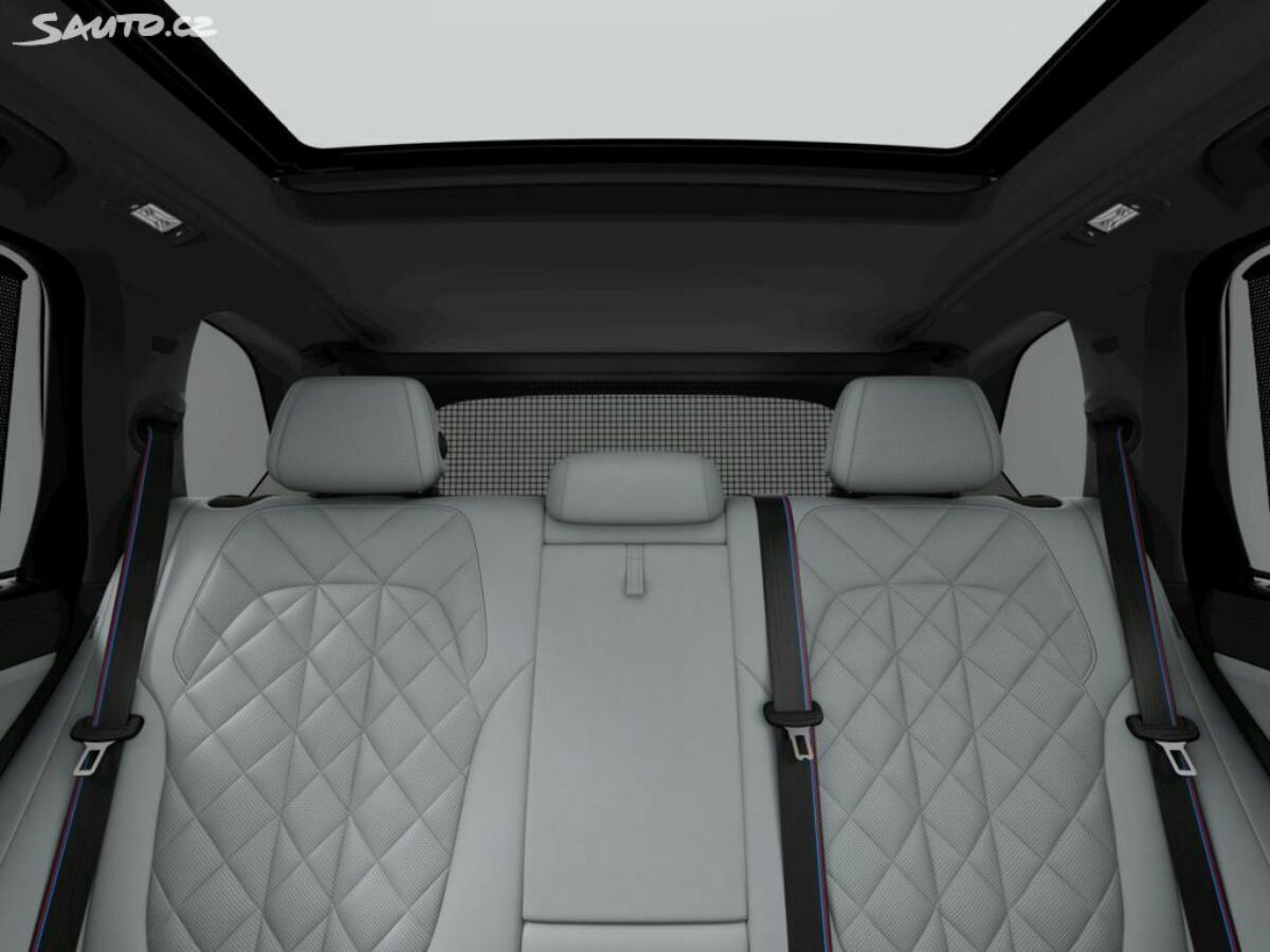 Fotografie vozu - klik pro zvětšení