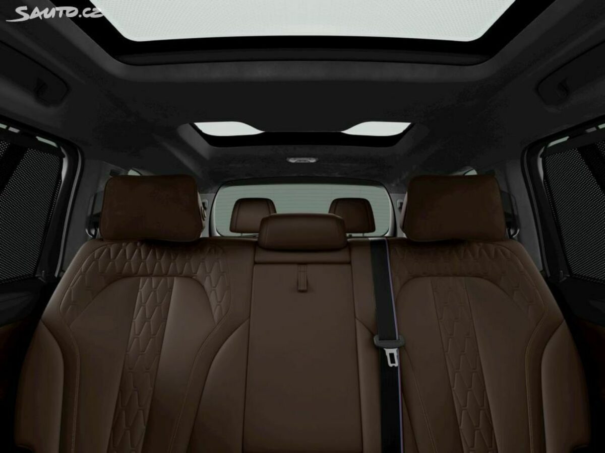 Fotografie vozu - klik pro zvětšení