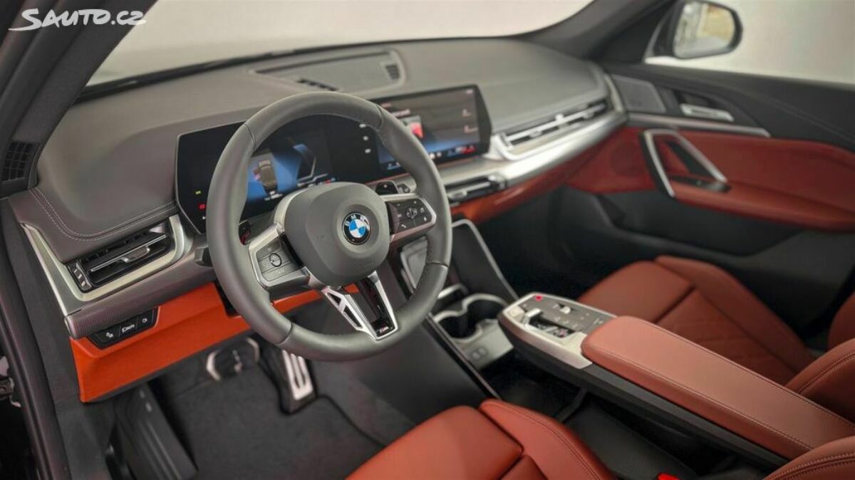 Fotografie vozu - klik pro zvětšení