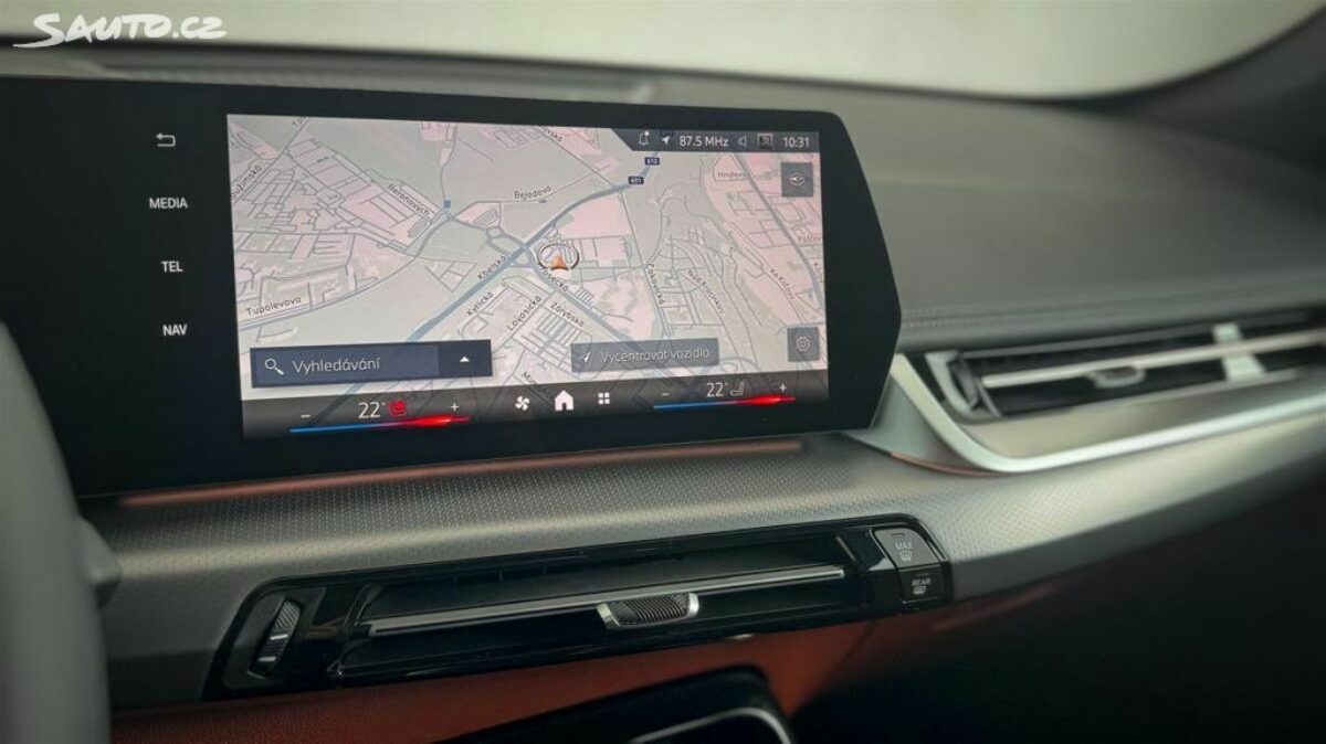 Fotografie vozu - klik pro zvětšení