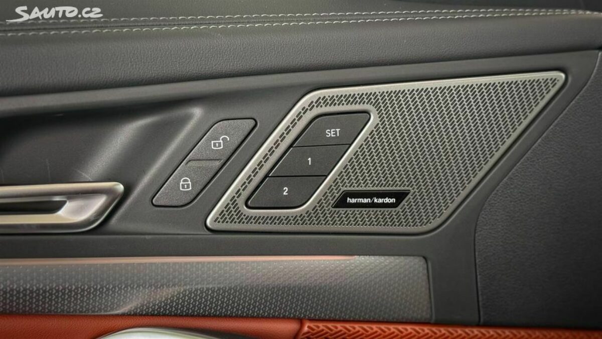 Fotografie vozu - klik pro zvětšení