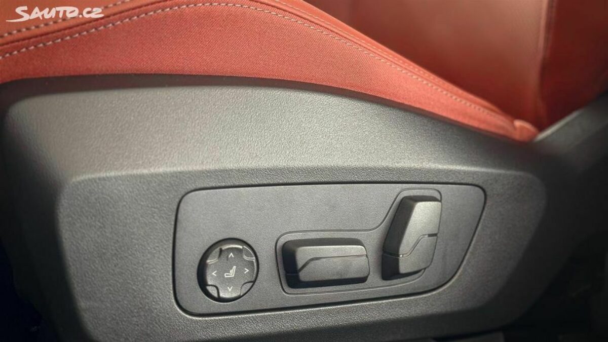 Fotografie vozu - klik pro zvětšení