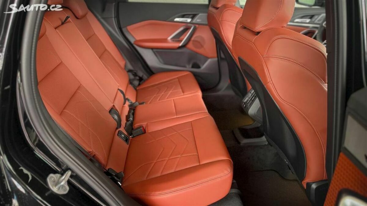 Fotografie vozu - klik pro zvětšení