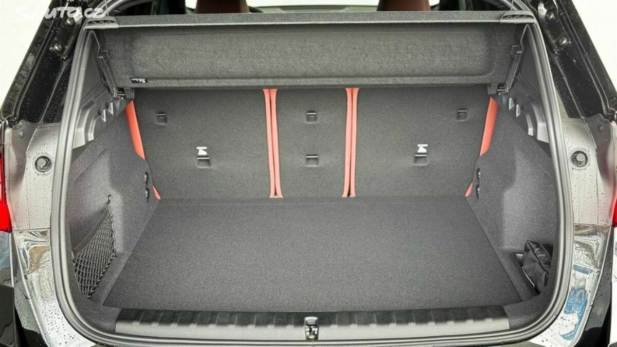 Fotografie vozu - klik pro zvětšení