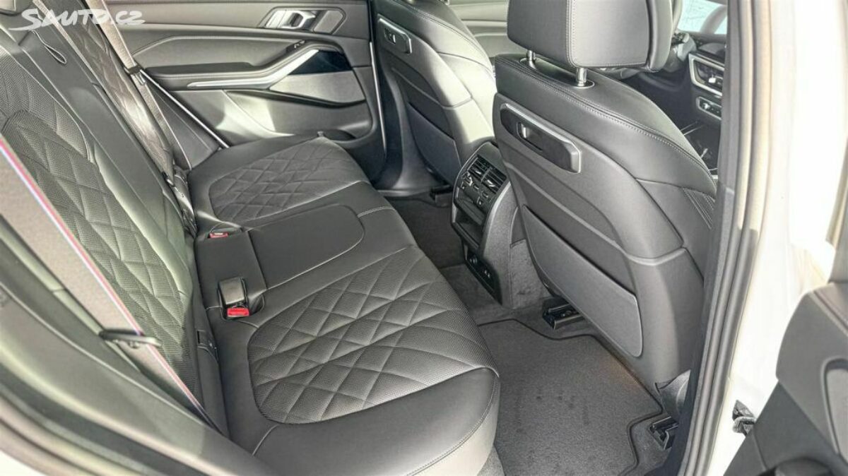 Fotografie vozu - klik pro zvětšení