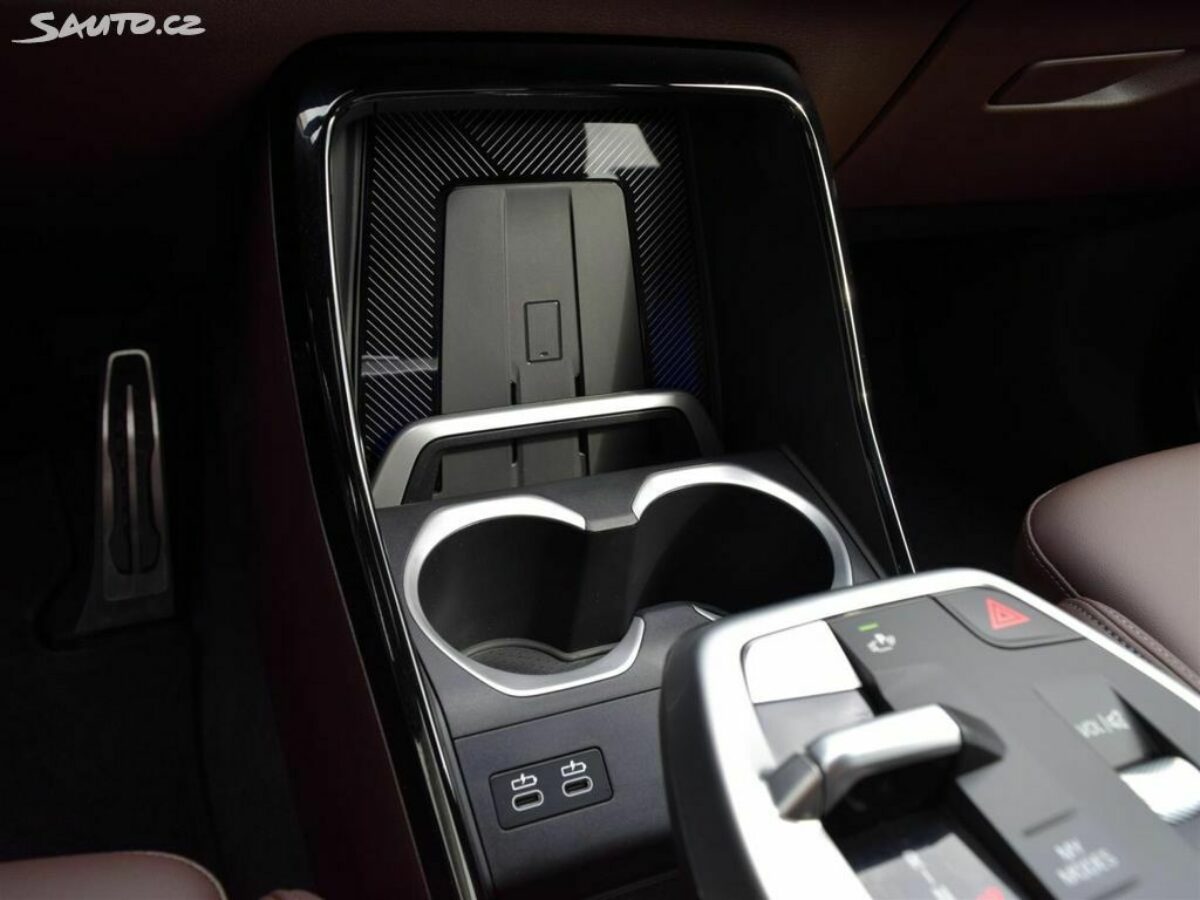 Fotografie vozu - klik pro zvětšení