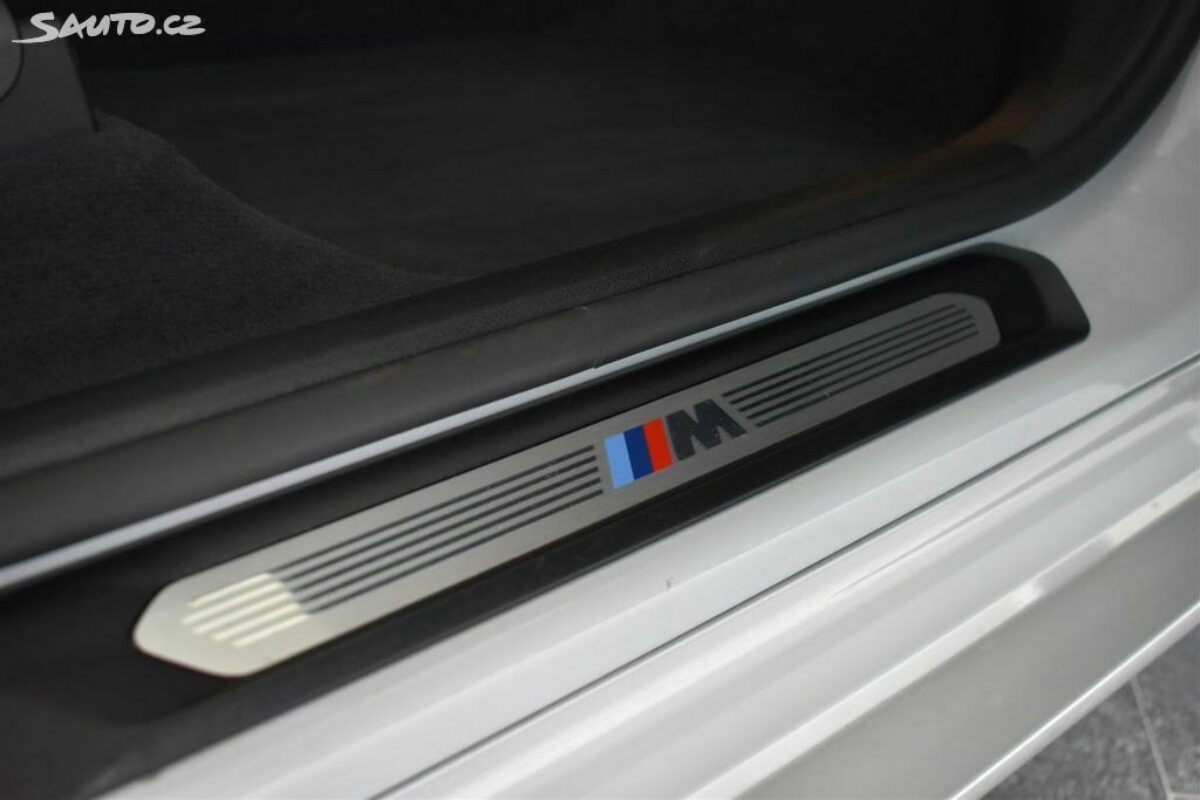 Fotografie vozu - klik pro zvětšení