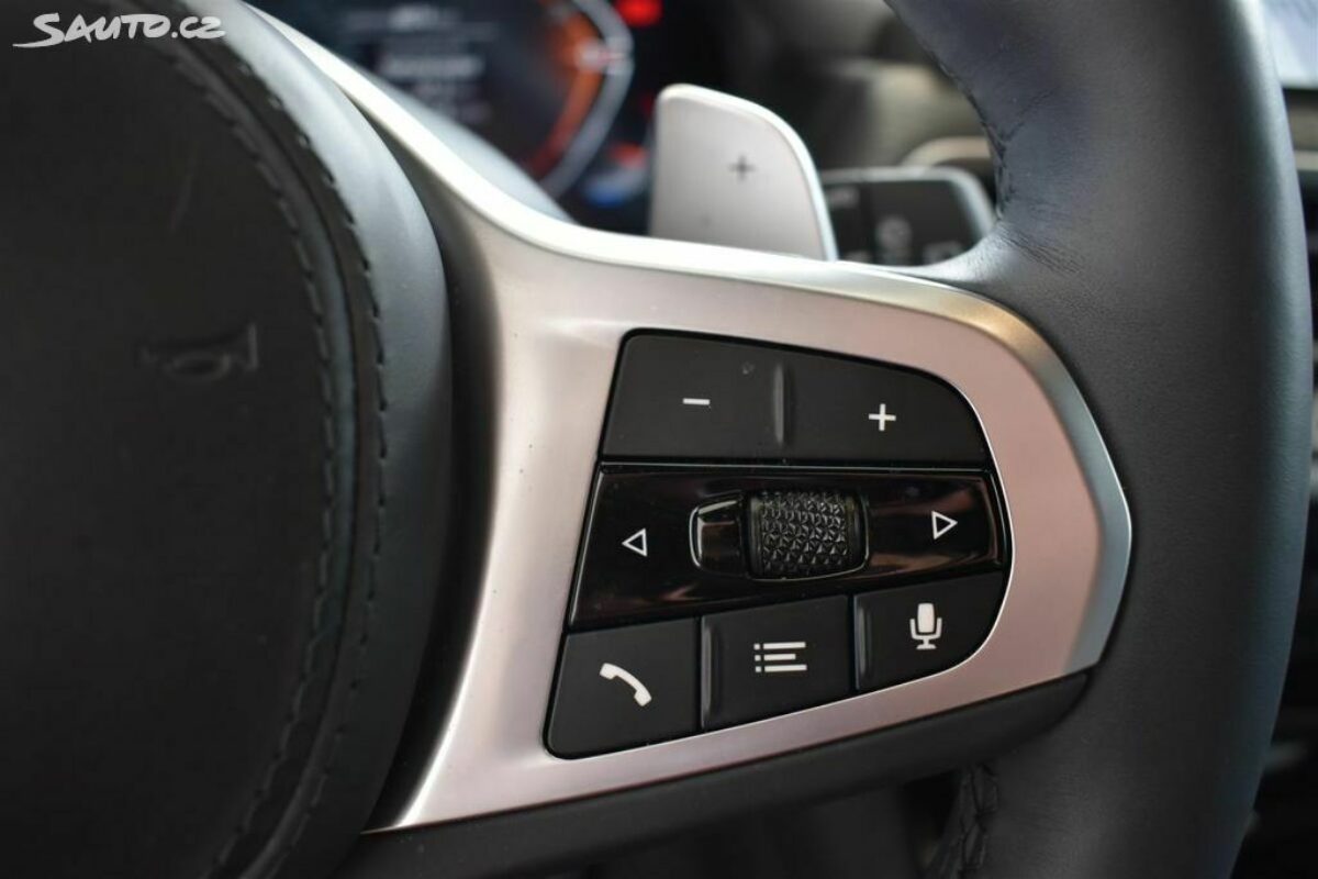 Fotografie vozu - klik pro zvětšení