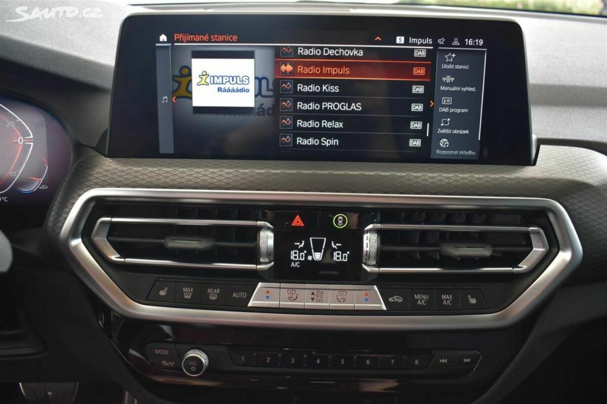 Fotografie vozu - klik pro zvětšení