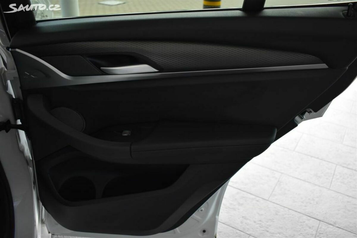 Fotografie vozu - klik pro zvětšení