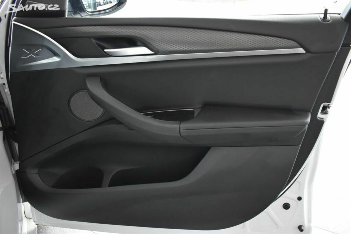 Fotografie vozu - klik pro zvětšení