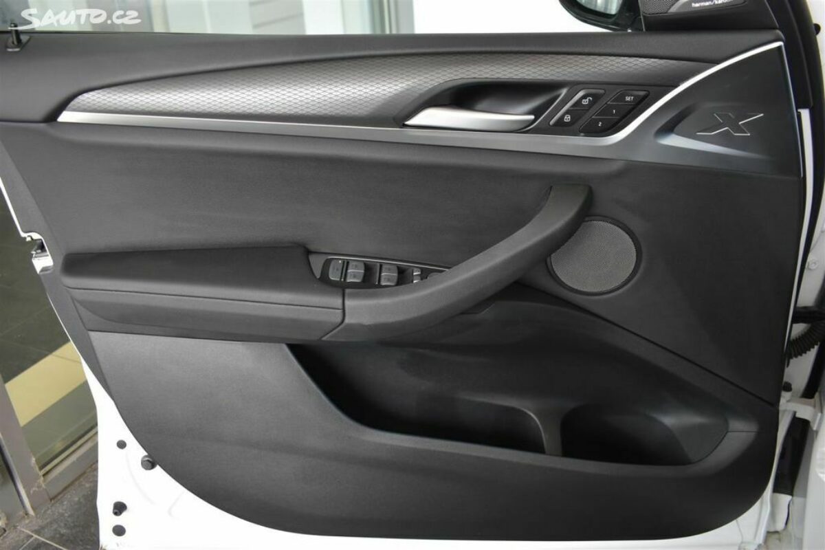 Fotografie vozu - klik pro zvětšení