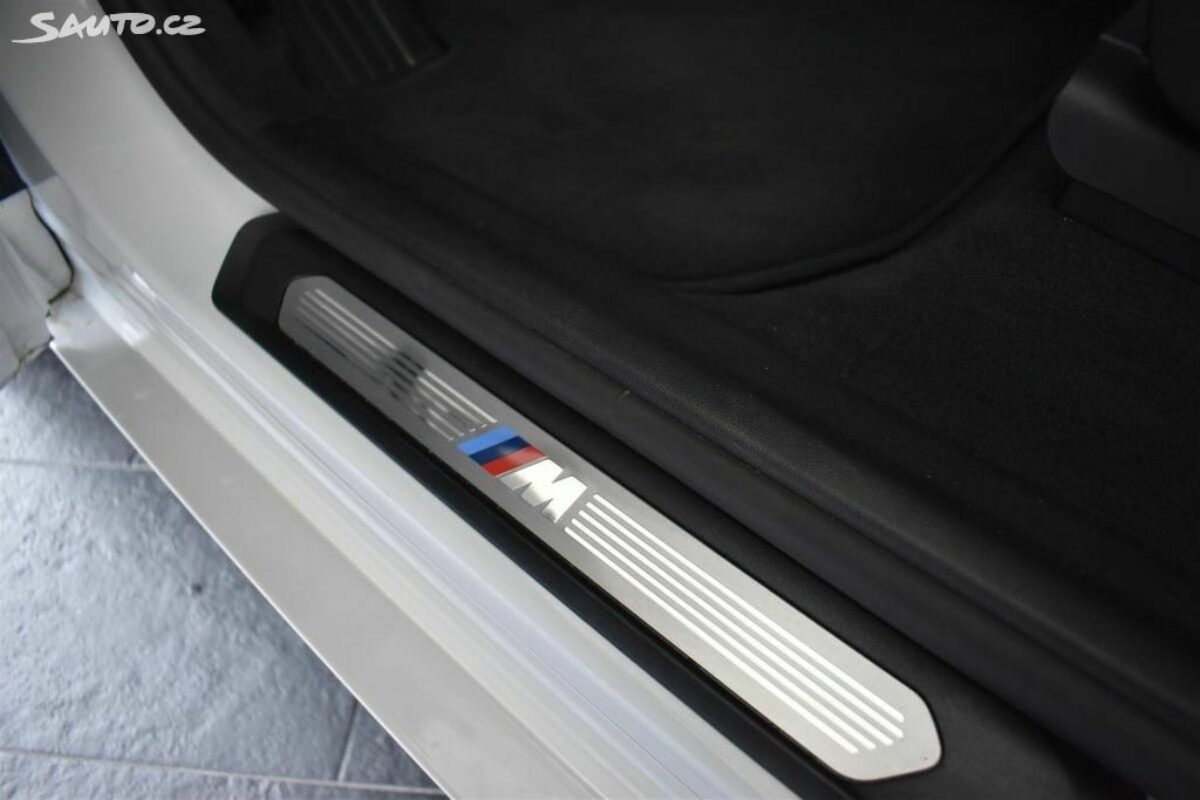 Fotografie vozu - klik pro zvětšení