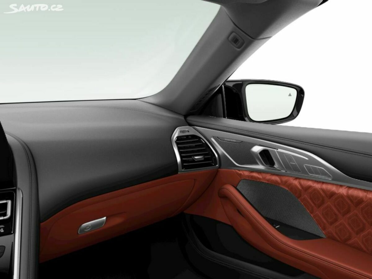 Fotografie vozu - klik pro zvětšení