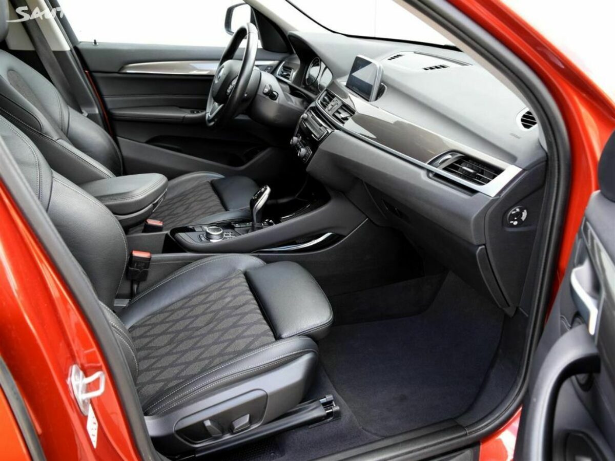 Fotografie vozu - klik pro zvětšení