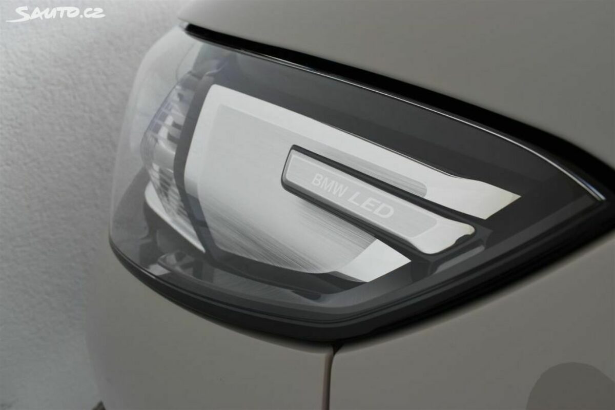 Fotografie vozu - klik pro zvětšení