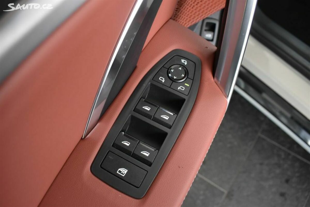 Fotografie vozu - klik pro zvětšení